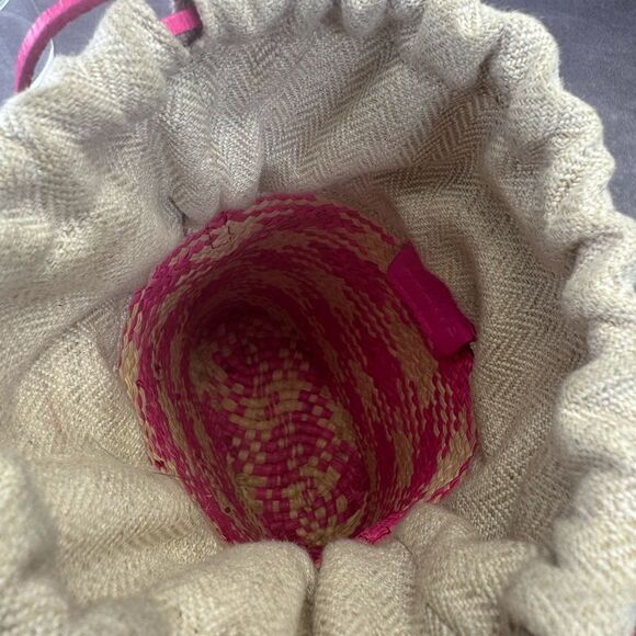 Loewe Iraca Palm Calfskin Anagram Bucket Bag - Picture 8 of 12